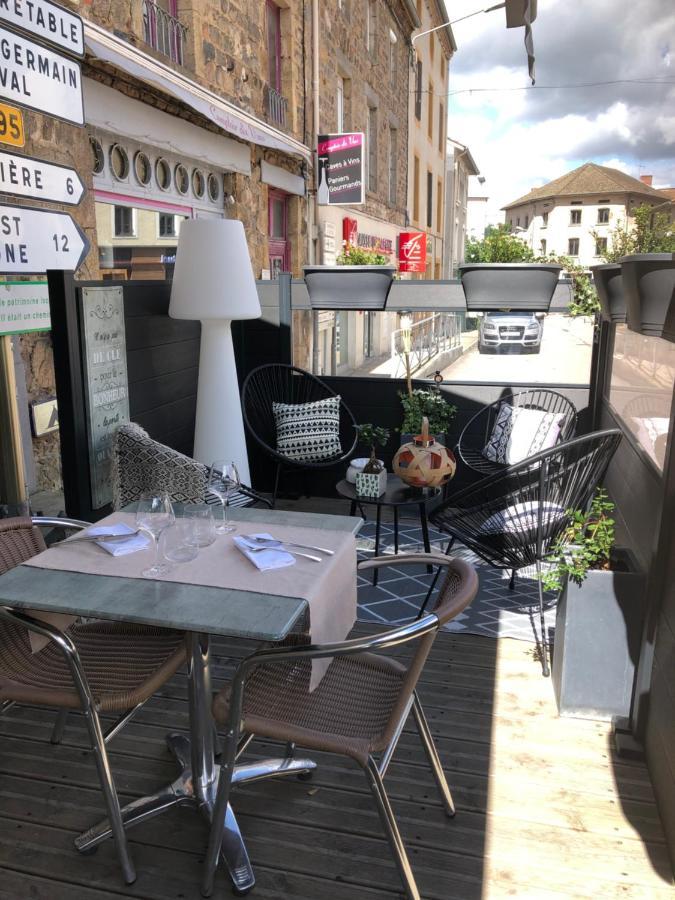 Hotel Restaurant De Londres Saint-Just-en-Chevalet Exterior foto